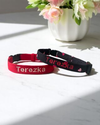 Obojky pro kočky? 👀 Máme! 🐈 ➡️ S bezpečnostním trojzubcem, který brání nechtěnému poranění či uškrcení kočky ➡️ S možností...